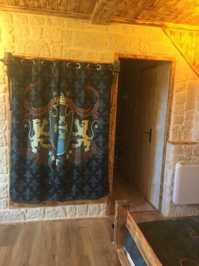 Chambre D'Hote Medieval Du Vieux Bourg Chailloue Kültér fotó