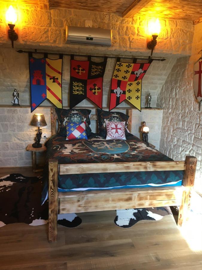 Chambre D'Hote Medieval Du Vieux Bourg Chailloue Kültér fotó